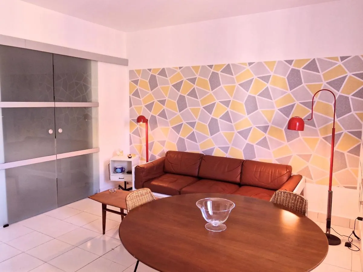 Home.70 Carini Palermo 0*,
